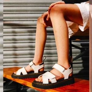 DM Junior Vossie Leather Sandals